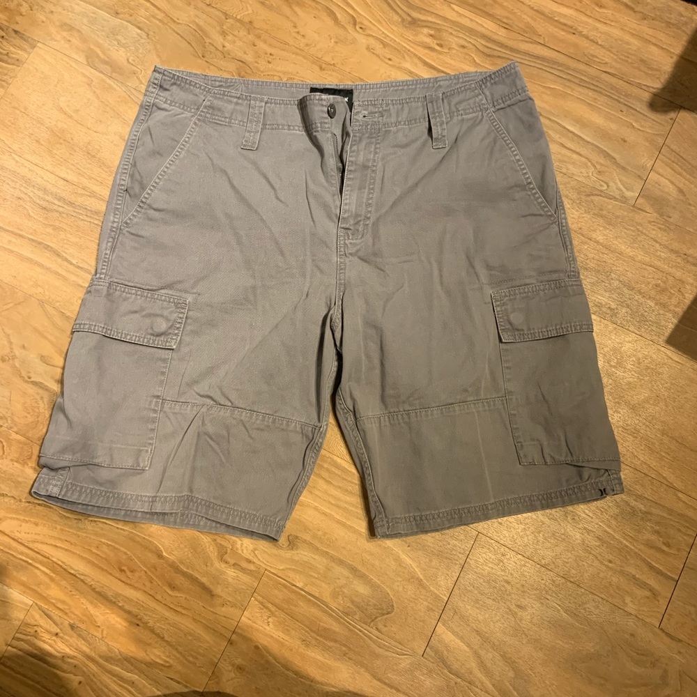 Hurley  Cargo Shorts Size 36